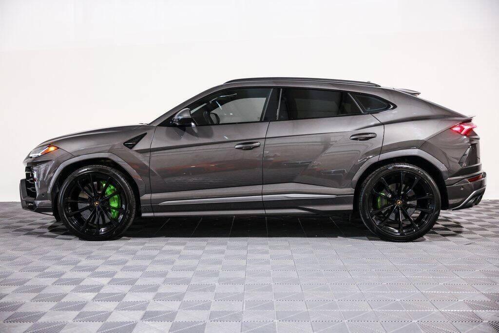 used 2022 Lamborghini Urus car, priced at $219,995