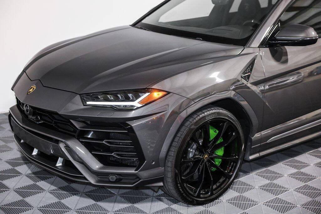 used 2022 Lamborghini Urus car, priced at $219,995