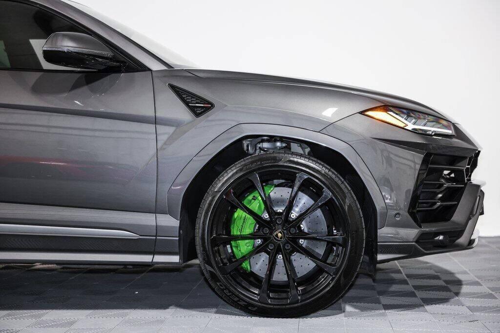 used 2022 Lamborghini Urus car, priced at $219,995