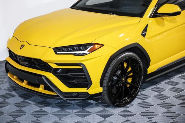 used 2022 Lamborghini Urus car, priced at $239,995