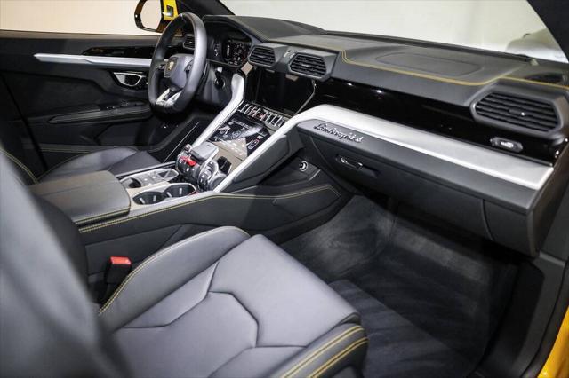 used 2022 Lamborghini Urus car, priced at $229,995