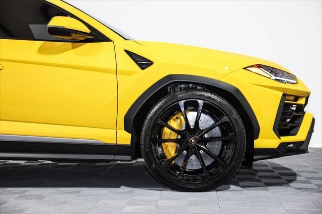 used 2022 Lamborghini Urus car, priced at $229,995