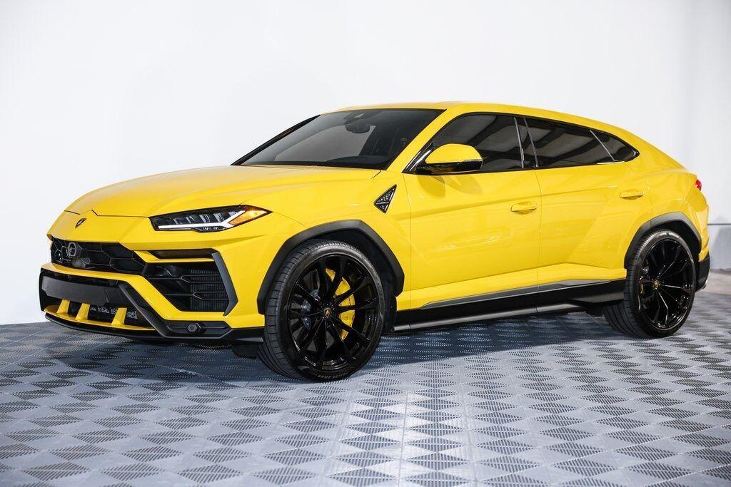 used 2022 Lamborghini Urus car, priced at $259,995