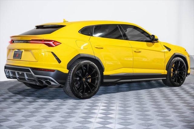 used 2022 Lamborghini Urus car, priced at $229,995