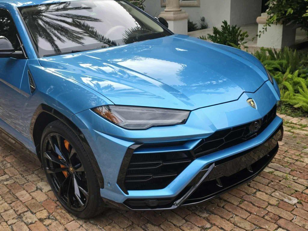 used 2022 Lamborghini Urus car, priced at $231,990