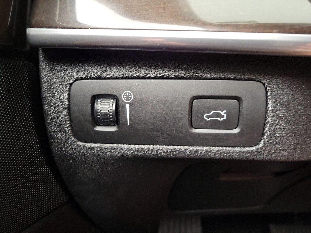 used 2019 Volvo XC90 car, priced at $27,998