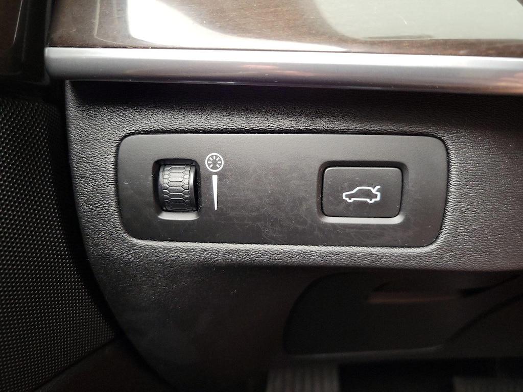 used 2019 Volvo XC90 car, priced at $27,998