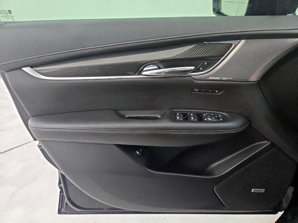 used 2021 Cadillac XT6 car, priced at $34,998