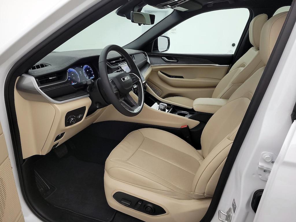 used 2024 Jeep Grand Cherokee car, priced at $40,998