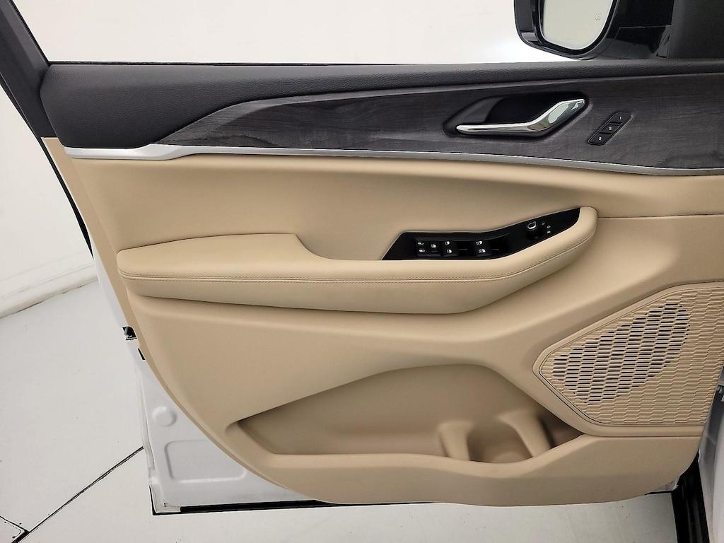 used 2024 Jeep Grand Cherokee car, priced at $40,998