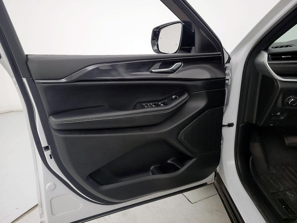 used 2023 Jeep Grand Cherokee car, priced at $32,998