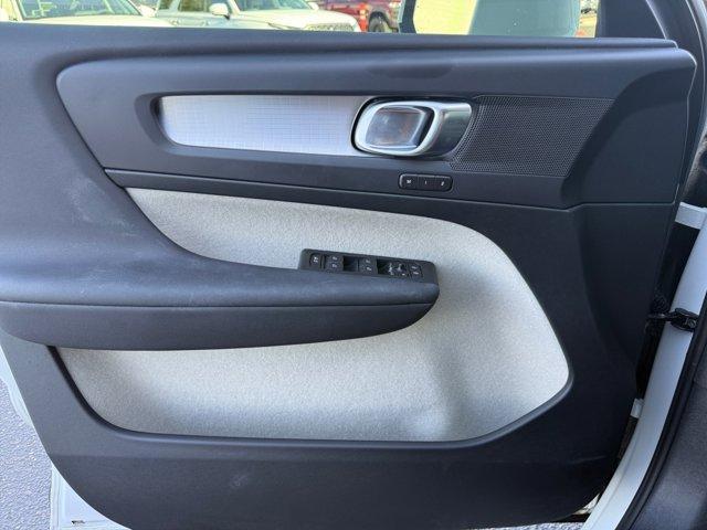 used 2020 Volvo XC40 car, priced at $25,319