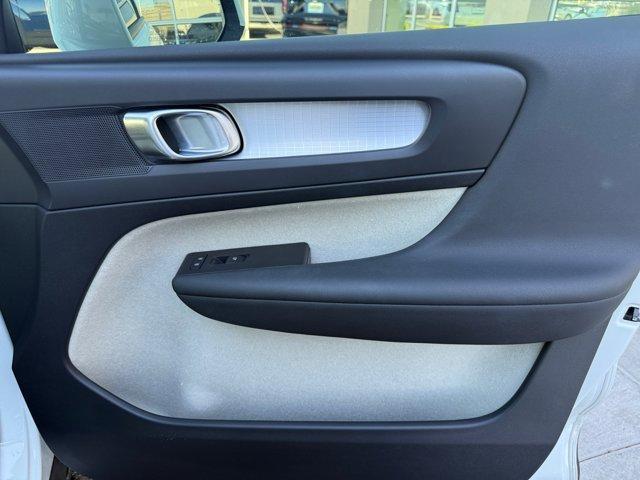 used 2020 Volvo XC40 car, priced at $25,319