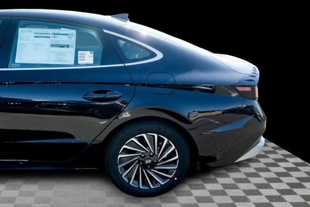 new 2025 Hyundai Sonata Hybrid car, priced at $39,135