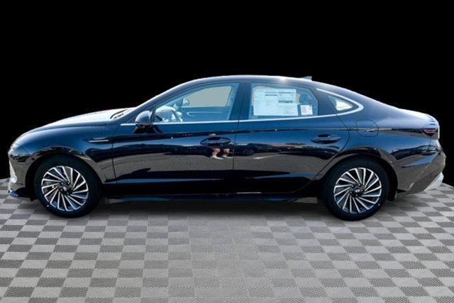 new 2025 Hyundai Sonata Hybrid car, priced at $39,135