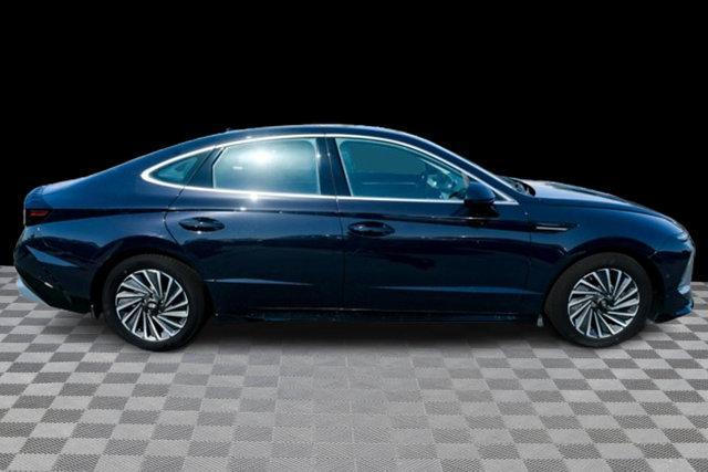 new 2025 Hyundai Sonata Hybrid car, priced at $39,135