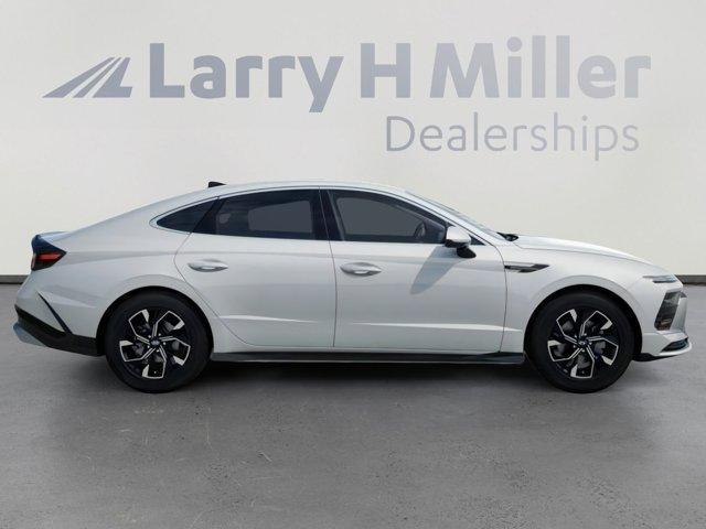 new 2025 Hyundai Sonata car, priced at $28,013