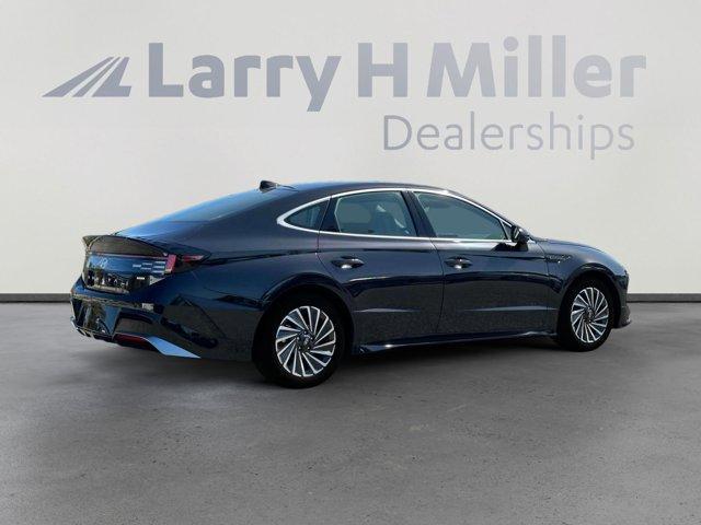 new 2025 Hyundai Sonata Hybrid car, priced at $37,818