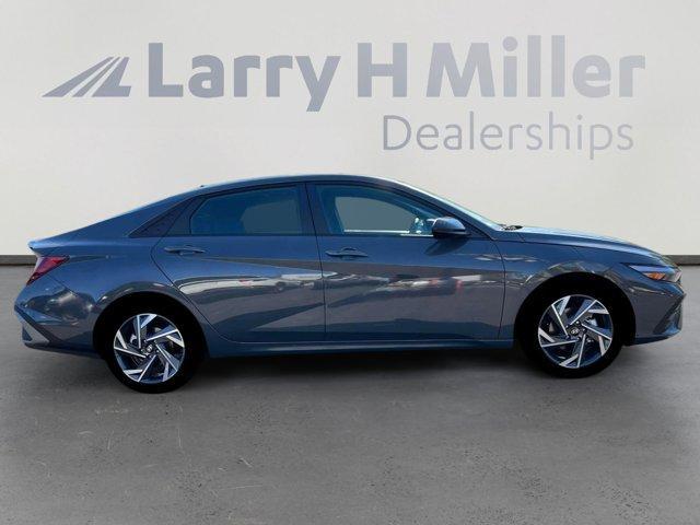 new 2025 Hyundai Elantra car, priced at $23,202
