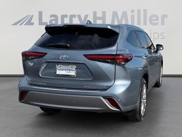 used 2022 Toyota Highlander car, priced at $40,556