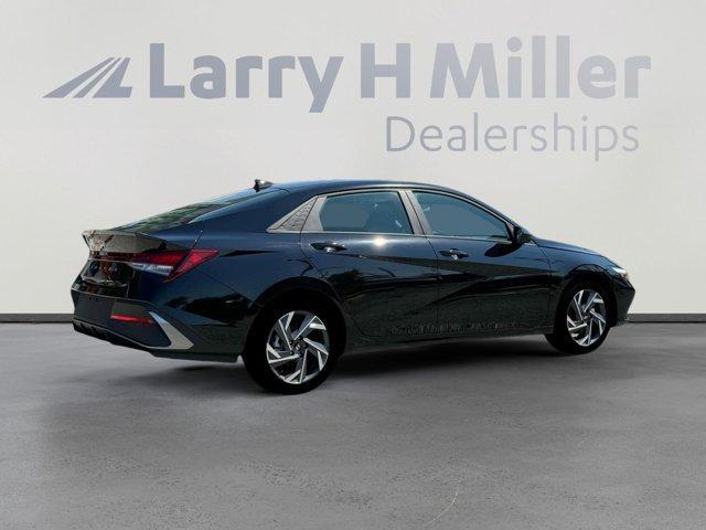 new 2025 Hyundai Elantra car, priced at $23,337