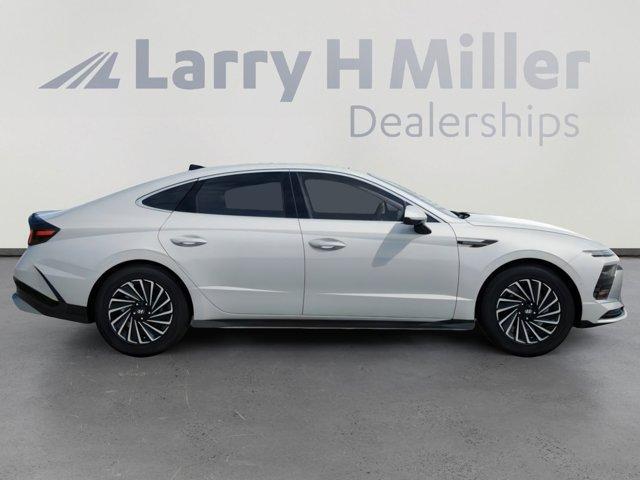 new 2025 Hyundai Sonata Hybrid car, priced at $37,880