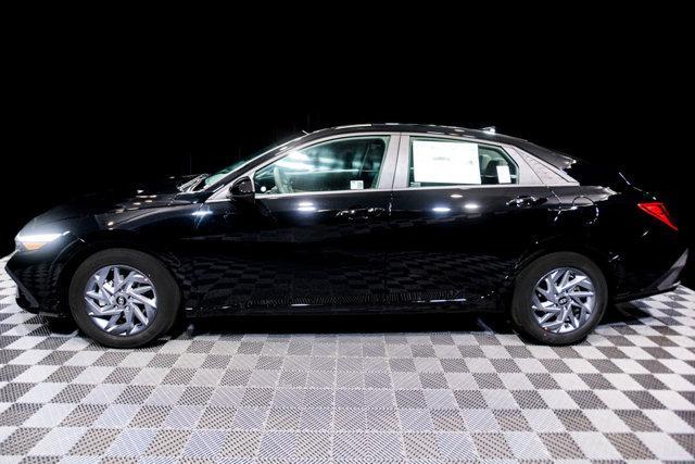 new 2024 Hyundai Elantra car, priced at $22,207