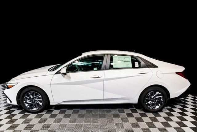 new 2024 Hyundai Elantra car, priced at $23,656