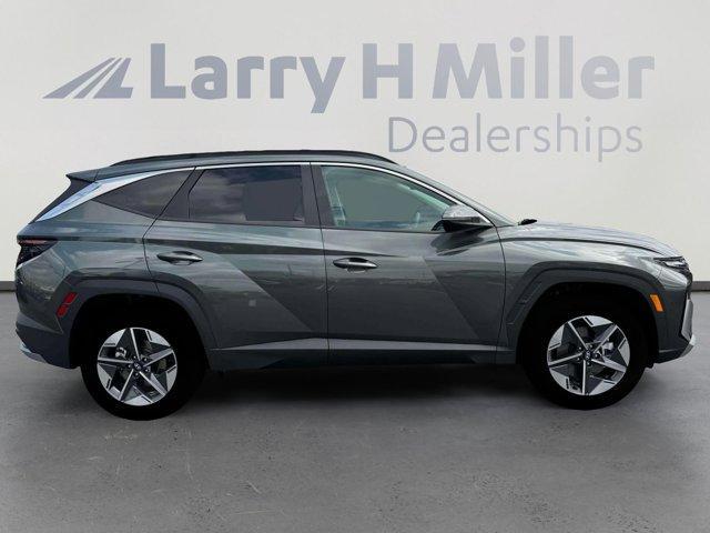 new 2025 Hyundai TUCSON Hybrid car, priced at $36,314