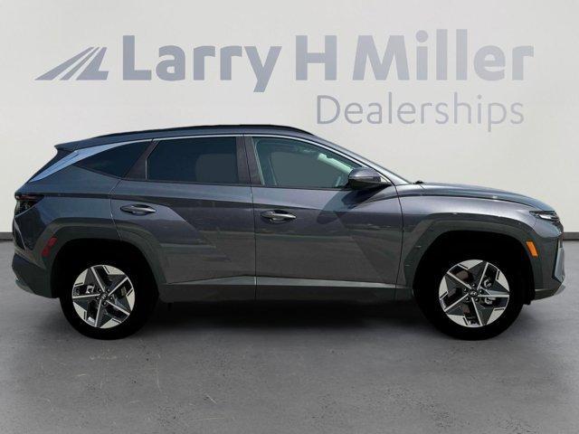 new 2025 Hyundai TUCSON Hybrid car, priced at $36,316