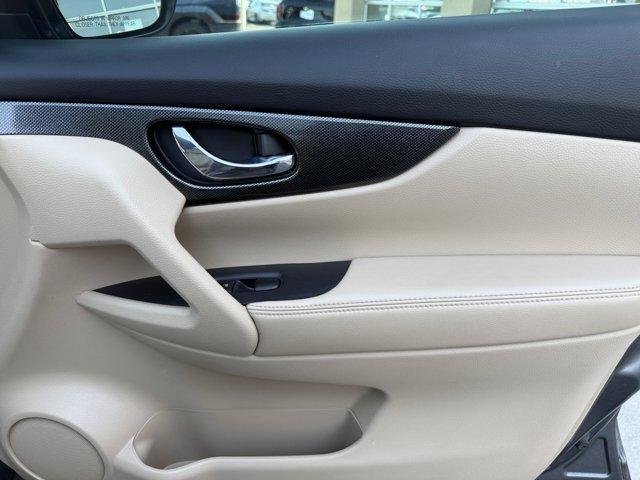 used 2015 Nissan Rogue car, priced at $13,977
