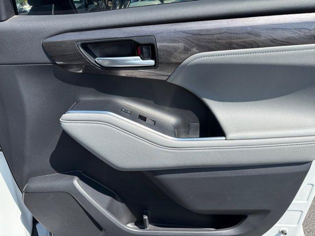 used 2023 Toyota Highlander car, priced at $41,676