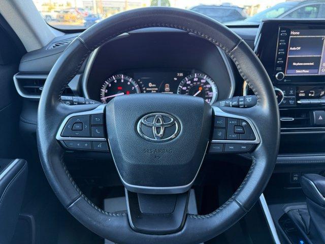 used 2022 Toyota Highlander car, priced at $33,826