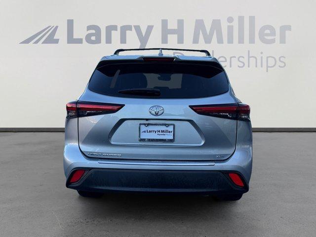 used 2022 Toyota Highlander car, priced at $33,826