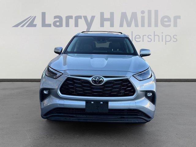 used 2022 Toyota Highlander car, priced at $33,826