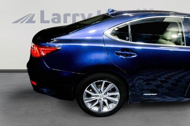 used 2018 Lexus ES 300h car, priced at $24,122