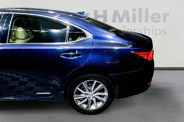 used 2018 Lexus ES 300h car, priced at $24,122