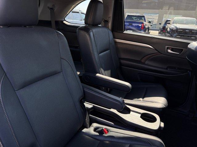 used 2017 Toyota Highlander car, priced at $22,776