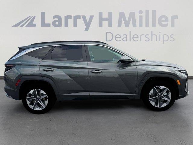 new 2025 Hyundai TUCSON Hybrid car, priced at $33,609