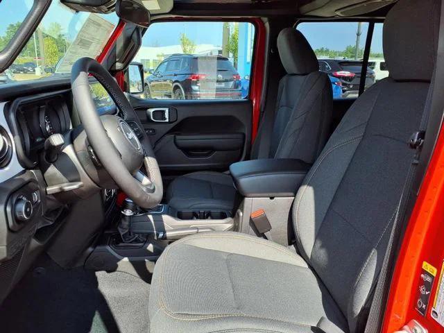 new 2025 Jeep Wrangler car, priced at $45,460