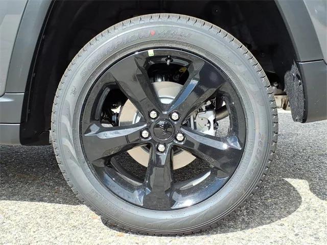 new 2025 Jeep Grand Cherokee car, priced at $50,910