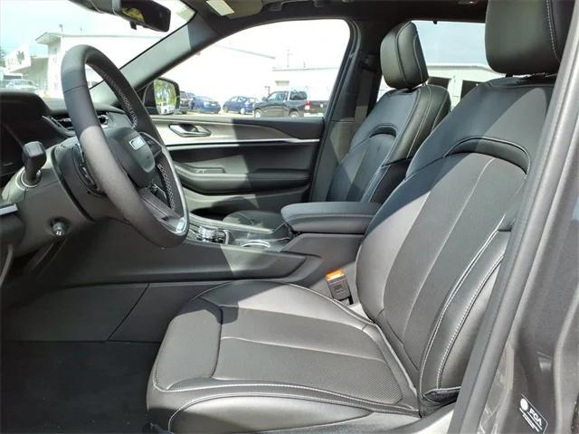 new 2025 Jeep Grand Cherokee car, priced at $50,910