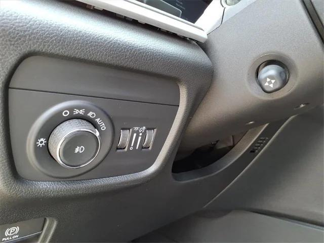 new 2025 Jeep Grand Cherokee car, priced at $50,910