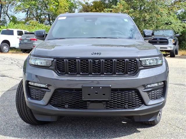 new 2025 Jeep Grand Cherokee car, priced at $50,910
