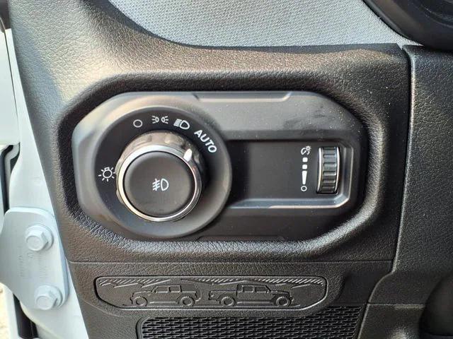 new 2025 Jeep Wrangler car, priced at $46,270