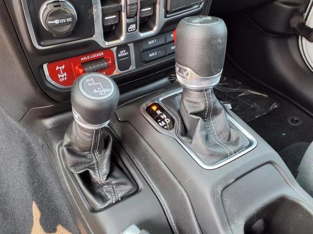 new 2025 Jeep Wrangler car, priced at $46,270