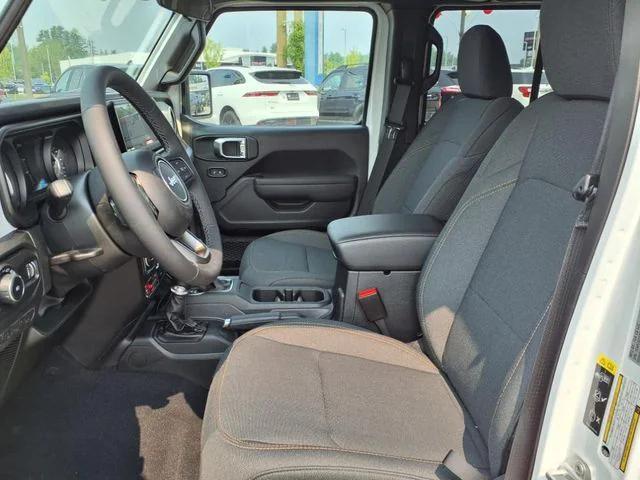 new 2025 Jeep Wrangler car, priced at $46,270