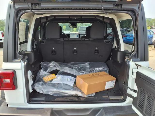 new 2025 Jeep Wrangler car, priced at $46,270