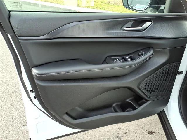 new 2025 Jeep Grand Cherokee car, priced at $43,530