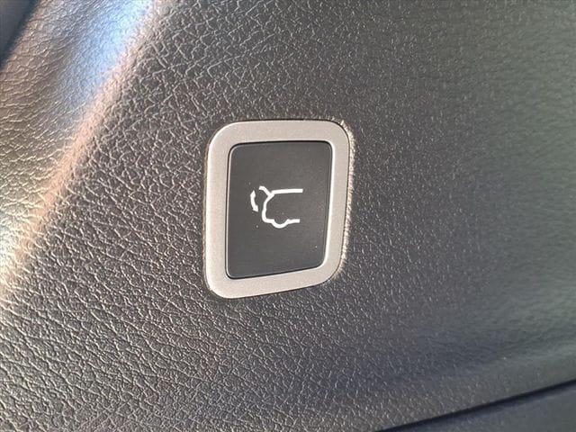 new 2026 Chrysler Pacifica car, priced at $40,580